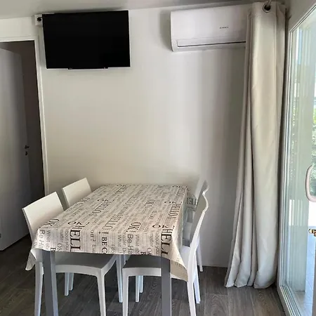 Dolores Only 250 Meters To The Banjole