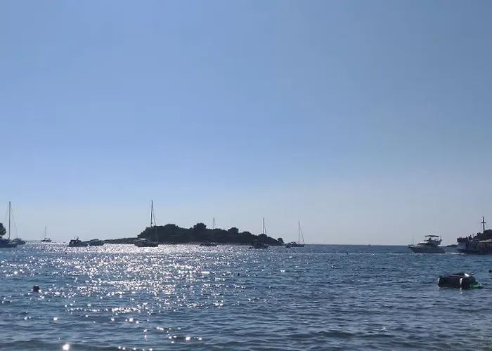 Dolores Only 250 Meters To The * Banjole