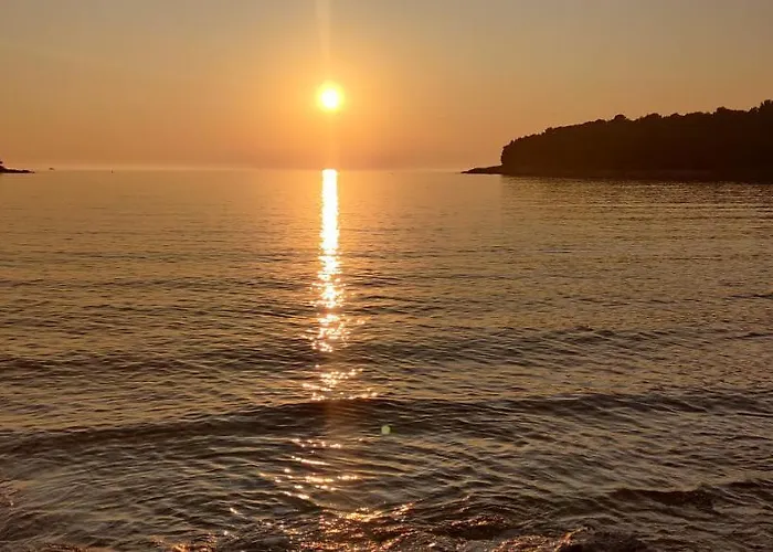 Dolores Only 250 Meters To The Kamp *